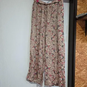 꽃무늬 와이드 팬츠 베이지 계열