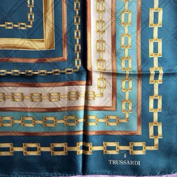 TRUSSARDI 대형 실크 스카프 새상품급 택 포함