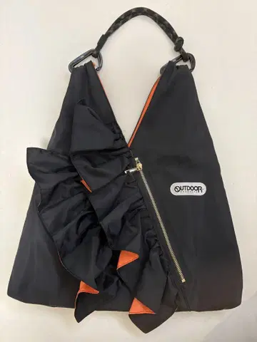 RISLEY x OUTDOOR PRODUCT 티어드 프릴 토트백