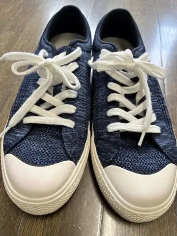 무인양품 피로를 덜어주는 스니커즈