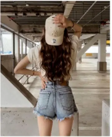[ 새상품급 ] MOUSSY 프린지 데님 숏 팬츠 데님 하이웨스트 완판템