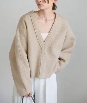 셀렉 모카 부클레 V넥 숏 가디건