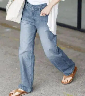 라이트 블루 스트레이트 데님