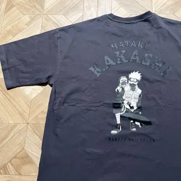 새상품 택 포함 NARUTO 카카시 셔츠 L 남성용 차콜 그레이