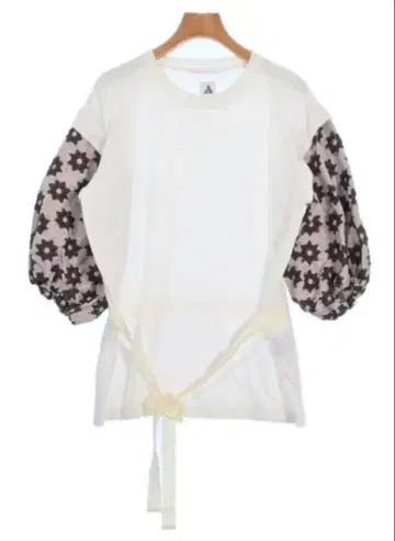 미사용 새상품 yuumi ARIA 퍼프 슬리브 T셔츠 유우미 아리아