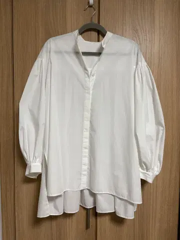 LePHIL 화이트 벌룬 슬리브 긴팔 셔츠