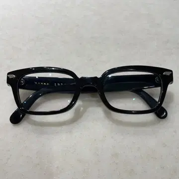 하쿠산 안경점 블랙 프레임 안경