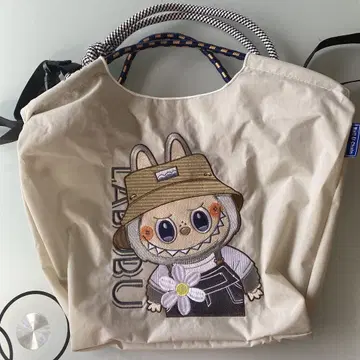 러브브 자수 토트백 M 사이즈