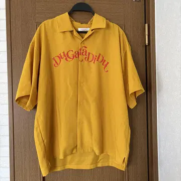 세카오와 DuGaraDiDu 오픈 카라 셔츠 덤 포함