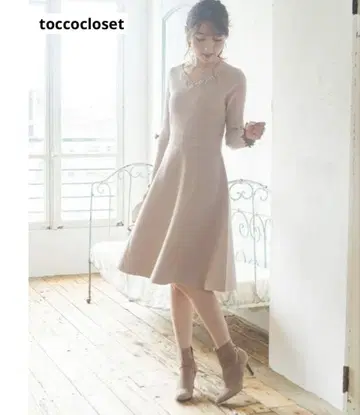 toccocloset 플라워 펄 비쥬 장식 니트 원피스
