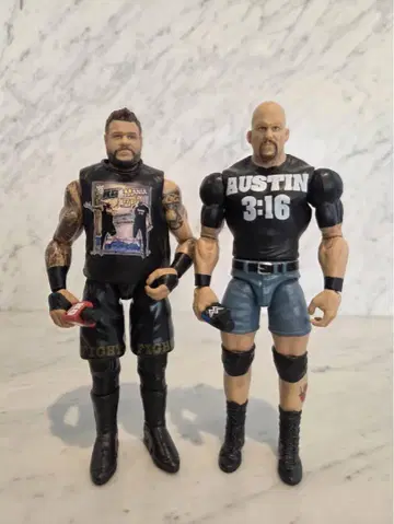 WWE 마텔 스톤콜드 오웬스 프로레슬링 피규어 2개