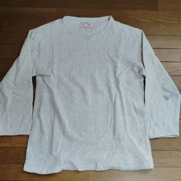 에비수 얇은 소재 7부 기장 맨투맨