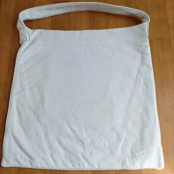 ARTS&SCIENCE 가죽 토트백 화이트