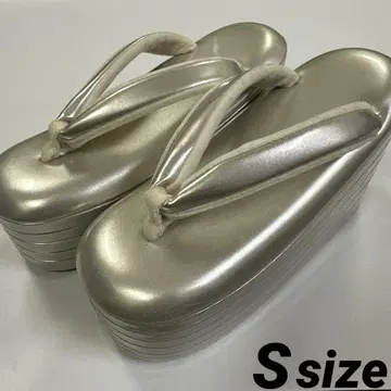 새상품 통굽 조리 초통굽 에나멜 흰금 5단 저반발 S사이즈