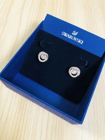 스와로브스키 Swarovski 제너레이션 귀걸이 로즈 골드