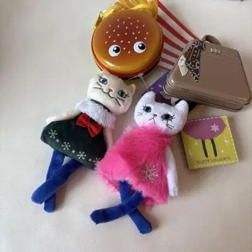 칼디 쿠타쿠타 고양이 2마리 빈 캔 2개