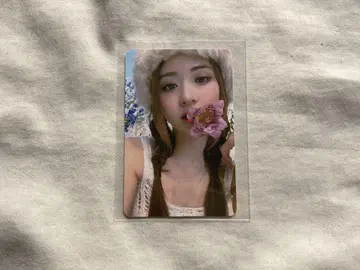 LESSERAFIM 윤진 트레이딩 카드