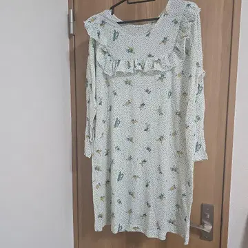 네넷 프릴 긴팔 원피스