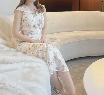 DEICY MECOUTURE 라메 스트라이프 부케 원피스 아이보리