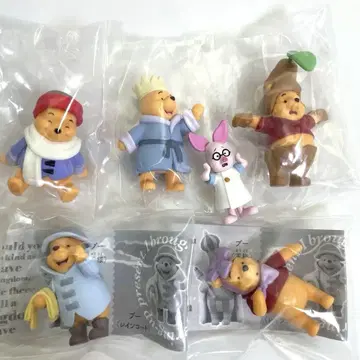 곰돌이 푸 코스튬 피규어 컬렉션