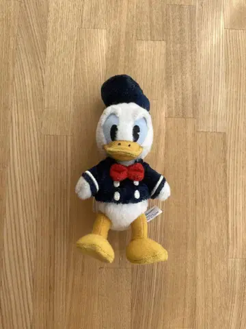 도널드 덕 봉제 인형 배지