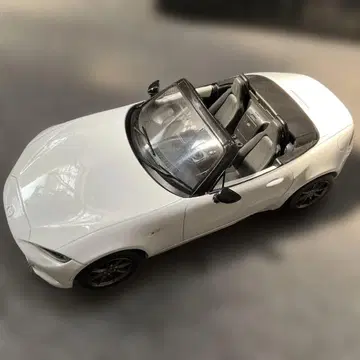 FIRST:18 마쓰다 로드스터 2015 화이트 F18-016