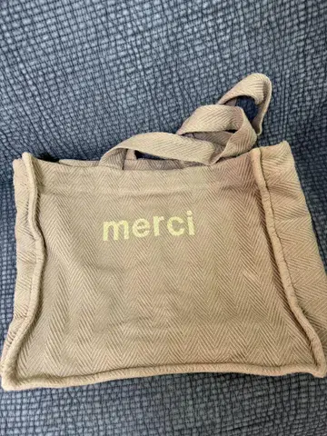 허그아워 메르시 merci 토트백 베이지 골드 로고