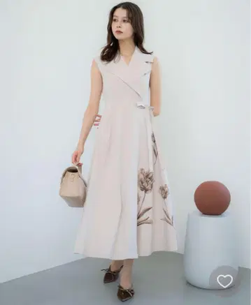 신상 택 포함 미사용 새상품 Noela 비즈 플라워 트렌치 원피스