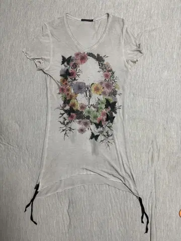 케므리 스컬 플라워 T셔츠 그레이