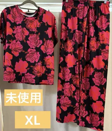 미사용 XL 룸웨어 셋업 장미 올 패턴