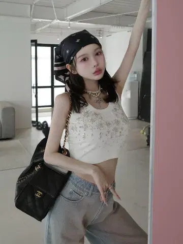 다리치 Darich 주얼리 리브 슬리브리스 상의 화이트
