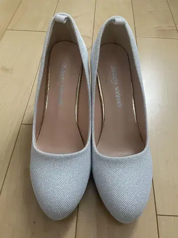 그레이 펌프스 힐 8cm