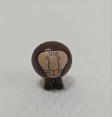 리사 라슨 가챠가챠