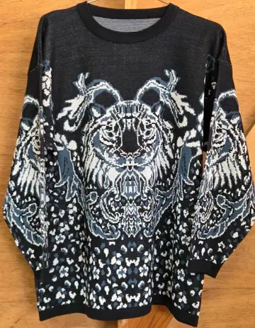 호랑이 무늬 오버 사이즈 니트 긴팔