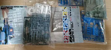 1/72 VF-1 슈퍼 발키리 하세가와 제품과 반다이 제품 2점