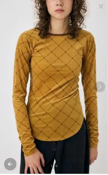 MOUSSY BACK OPEN SHEER 상의 마우지 티셔츠