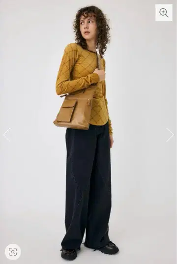 MOUSSY BACK OPEN SHEER 상의 마우지 티셔츠