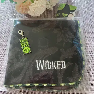 극단 사계절(도쿄) 위키드 WICKED 블랙 패턴 손수건과 시크릿 참