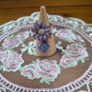 [ 미사용 새상품 ] 핑크하우스 너무 귀여운 흔들리는 꽃 모티브 반지