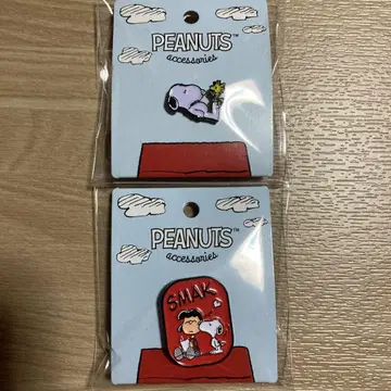 스누피 핀 배지 2개 세트