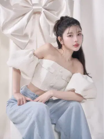 다리치 Darich 퍼프 슬리브 오프숄더 트위드 상의 화이트