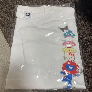 오사카 엑스포 산리오 미야쿠미야쿠 T셔츠 M 사이즈