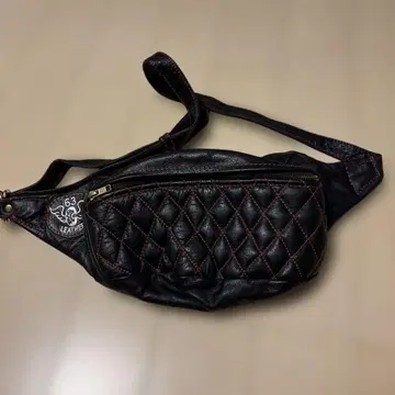 used AT63 가죽 힙색 블랙 x 빨간색 스티치