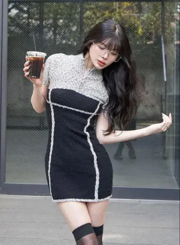 다리치 라인 슬라브 니트 미니 원피스