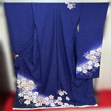 네이비 컬러 벚꽃 패턴 후리소데 순수 실크 미재단 상품