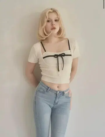 새상품 andmary Natalie ribbon 베이지 넥 니트 반팔