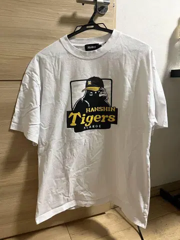 XLARGE 한신 타이거즈 콜라보 T셔츠