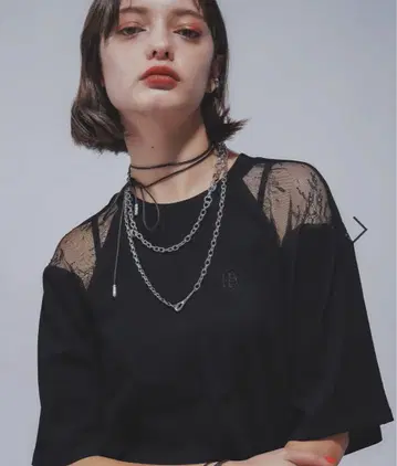 HARE 레이스 절개 T셔츠