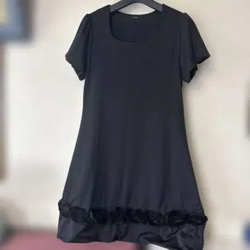 블랙 플라워 장미 모티브 3부 소매 원피스. 결혼식, 입학식, 졸업식 등
