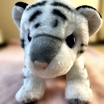 화이트 타이거 봉제 인형